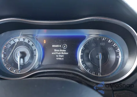 2018 Chrysler 300 Limited z USA, uszkodzony, nr VIN 2C3CCAEGXJH319794